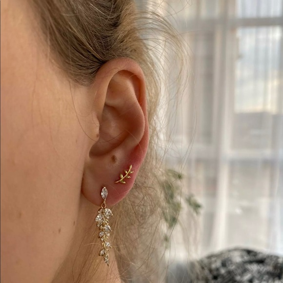 New 18k Gold Diamond Leaves Earrings - Picture 4 of 8